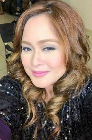 Ayoko namang mag-selfie 'no?😊😂 Bago maglaro sa Celebrity Bluff!😊Abangan  niyo po ito ha😊 Play kami nina Ashley, Mathias, Rich, Sunshine at Mommy  Novs! 😊👍🏻💕 Happy Monday!😊💕