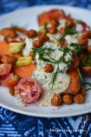 Gebackene Suesskartoffeln Kichererbsen Tahinisauce 1 Jpg 600 900 Gebackene Susskartoffel Rezepte Gesunde Rezepte