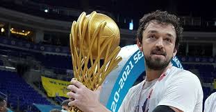 Açıklamada, ''genç oyuncumuz sertaç şanlı'ya geçmiş olsun diyor ve en kısa zamanda sağlığına kavuşmasını diliyoruz'' denildi. Cu52tr At4xmm