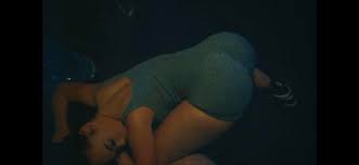 Does anyone know the name of this girl from the jumbotron video? (Leave me  alone) : rDrizzy