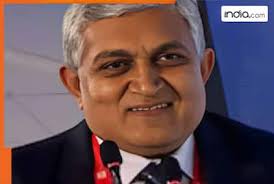 Meet Man, who took Loan of Rs 5000, built 420000000000 business empire…now  world's richest…