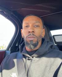 🗣️ IT'S MY BIRTHDAY!! 🎂 If you're trying to bless me or buy me a drink 😏  Venmo: robert-rich-14 Cashapp: $officialrobrich PayPal/Zelle:  robert.richiejr@gmail.com Dear Rob, First of all: 🗣️ YOU LOOK GREAT!