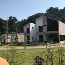 Off the east coast of mersing, in malaysia, sibu island resort johor provides a relaxing getaway with its 3 sandy private beaches and 7 separate small islands. Cake Maker Stories Percutian Singkat Di Teluk Penyabung Resort Mersing Johor