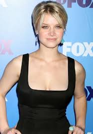 With her powerful screen presence and impressive resume, sarah jones was a journeyman tv actor who developed a devoted following. Sarah Jones Biography Height Life Story Super Stars Bio