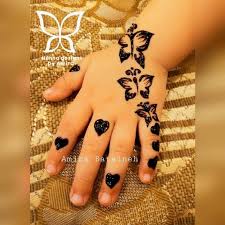 There is very less design in. 12 Easy Mehndi Designs For Kids That Are Hot This Wedding Season