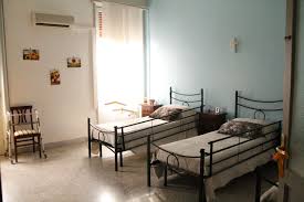 Il sogno dei nonni è un'attrezzata comunità alloggio per anziani e casa di riposo che si prende a cura di anziani autosufficienti, persone abili e diversamente abili a palermo. Comunita Alloggio Per Anziani Raggio Di Sole Messina