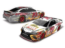 His right hand, the one decorated by his nascar hall of fame ring, is fiddling with a yeti cup while his left hand is in constant motion, illustrating and underlining and punctuating every point he's. One Last Boogity For Darrell Waltrip Lionel Garage