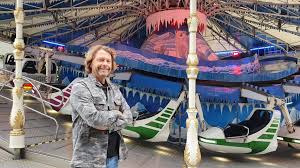 Behalve het enorme aantal attracties is de tilburgse kermis ook landelijk bekend vanwege roze maandag wanneer veel homoseksuelen de kermis bezoeken. 2xdm1kd8jyg7sm