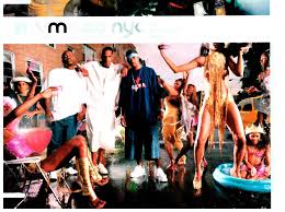 a THE INTERNATIONAL NEWSWEEKLY OF MJSIC, VIDEO, AND HOME ENTERTAINMENT 1