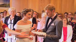 Retrouvez le site 4 mariages pour une lune de miel de antenne réunion : C Est Au Tour D Eva Et 4 Mariages Pour 1 Lune De Miel Facebook