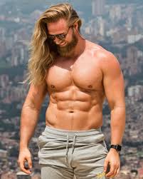 Lasse matberg è un modello norvegese, famoso per aver partecipato al programma ballando con le stelle. Facebook