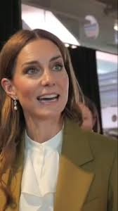 The Princess of Wales gave British fashion another boost as she headed out  a prize named in honour of the late Queen.....💕