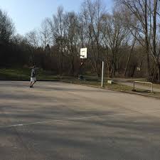 Weitere einrichtungen sind unter anderem: Basketballplatz Basketballplatz In Pfersee