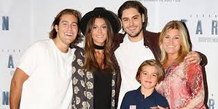 Foto mattias ahlm i sitt program berättar han om sin uppväxt som skilsmässobarn, och om… Biancas Haftiga Kanslor For Latskrivaren Stoppa Pressarna Kandisar Kandisnytt Hant Extra Se Hor Noje