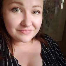 I just want to introduce myself! My name is Alyssa, I am the owner and  creator of Alyssa's Studio. I hand make jewelry from beach stones, as well  as make jewelry out