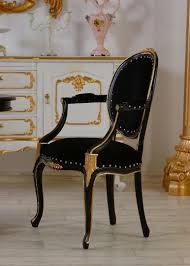 In detailreicher feinarbeit auf den rahmen aufgetragenes blattsilber feine. Stuhl Barockstil Schwarz Lionsstar Gmbh