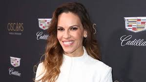 Hilary swank is an actress who portrayed ellie burr in the film insomnia. Hilary Swank Bio Age Personal Life Net Worth And Facts Gud Story