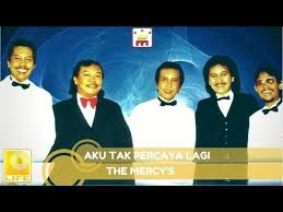 Setahun kami telah menikah ketika aku baru selesai di wisuda. The Mercy S Aku Tak Percaya Lagi Official Music Audio Video Dailymotion