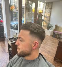 Scott Crielly barbering at Vollood