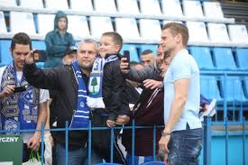 Sprawdź najnowsze wyniki, aktualności, tabele i zawodników. Ruch Chorzow Lks Goczalkowice 1 2 Zdjecia Wynik Relacja Przerwana Seria Niebieskich Lukasz Piszczek Wygral Przy Cichej Dziennik Zachodni