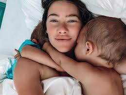 All About Jacqueline MacInnes' 5 Children