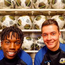 Na tegenslag op tegenslag gaat het eindelijk weer over scoren bij Bart  Sanders en Jordan Bujitu