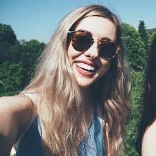 lauren laughlin (@laurlaugh)