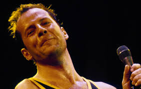 Die besten Bilder von Bruce Willis als Sänger