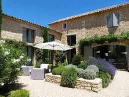 A Bonnieux Fr In The Golden Triangle Of Natural Park Of Luberon Provence 17th Century Farm House Rece Maison En Provence Amenagement Jardin Maison A Louer