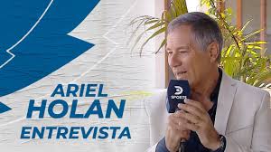 Hoy, cruzados comunicó la noticia del arribo del argentino ariel holan, quien firmó por dos años. La Primera Entrevista De Ariel Holan Como Entrenador De Universidad Catolica Youtube