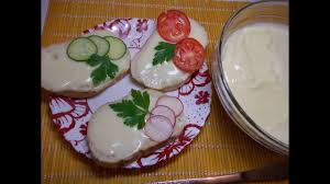 Brânză is generally used as it is a melting cheese. ReÈ›etÄƒ De BranzÄƒ TopitÄƒ De CasÄƒ Youtube