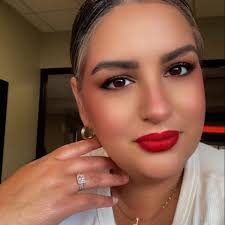 Good morning 🙂 if anyone is curious as to why they lost power around  Wilson and East Ave N. The surrounding area is blocked off (on Wilson from  Victoria intersection to Emerald)