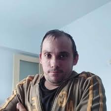 No one because I wanna work as a emotional support that day as a rentable bf