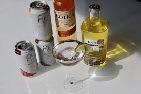 Beefeater, tanqueray, bombay sapphire, hendrick's plymouth, sipsmith, and more! Best Gin Mixers For Easy Homemade Cocktail Drinks Dobbernationloves