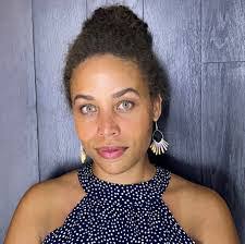 Kendra Barnard's Instagram, Twitter & Facebook