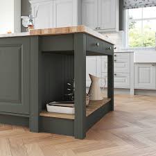 Aged natural oak psa peel and stick wood veneer. Traditional Raised Centre Panel Door Style Kitchen Og Kitchens
