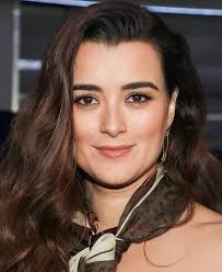 The strongest people are not those who show strength in front of us but  those who win battles we know nothing about. I love y'all ♥️♥️♥️