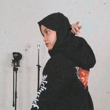 Maybe you would like to learn more about one of these? Hanin Dhiya Net Worth Earnings 2021