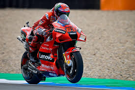 Terzo posto per alex rins, seguito dalla honda di takaaki nakagami e da quella di marc marquez. Live Motogp Gp Olanda In Diretta Video Caduta Valentino Rossi Ci Saranno Grandi Cambiamenti Oa Sport