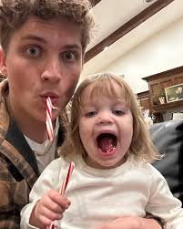 Logan Lake (@logannlakee) • Instagram photos and videos