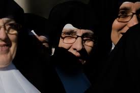 La Chiesa dovrà restituire l'Ici. Ora cancelliamo gli altri privilegi.