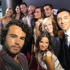 La dixième saison de danse avec les stars continue ce samedi 2 novembre 2019 avec une spéciale halloween proposée dès 21h10 sur tf1. Danse Avec Les Stars Zoom Sur Les Histoires D Amour Entre Les Candidats