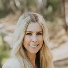 Jennifer Pentz's Instagram, Twitter & Facebook