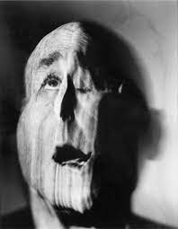 Irving Penn S Portrait Photography Is Very Interesting Especially His Haunting Self Portraiture T Irving Penn Irving Penn Portrait Photographer Self Portrait