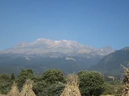 Iztaccíhuatl (from the nahuatl for white woman) has three summits, the highest one reaching. Ascending Mount Iztaccihuatl Wizard Of Odds