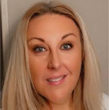 Erin Grunewald's Instagram, Twitter & Facebook