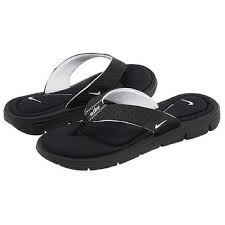 Black And White Nike Sandals Womens Nike Comfort Footbed Sandals Women S Nike Comfort Footbed Sandals Memory Foam Cushion Size 8 But They Onl White Womens Sandals Nike Flip Flops Womens Sandals