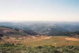 Ursprung dieser regelrechten trennung des landes sind die höhenzüge der serra de monchique. Serra De Monchique Wikipedia