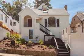 965 Hilldale Ave Berkeley Ca 94708 Foreclosure Est 1 629 365 1 11 15 Http Www Zillow Com Homes For Sale Berkeley Ca Pmf Berkeley Homes Home House Styles