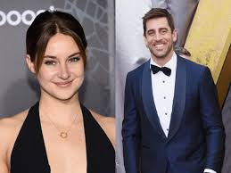 Just days after rumors surfaced that aaron rodgers was dating shailene woodley, the green bay packers quarterback announced he got engaged. Shailene Woodley Secretly Engaged To Athlete Aaron Rodgers Latter Thanks His Fiancee In New Speech Pinkvilla